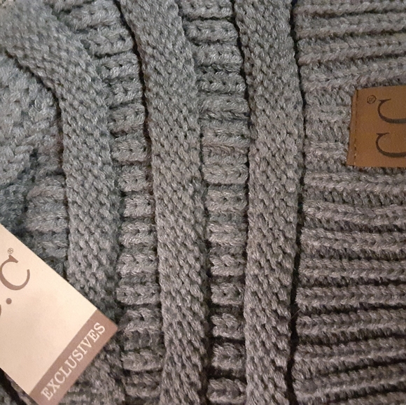 New CC Beanie Hat - Picture 2 of 4